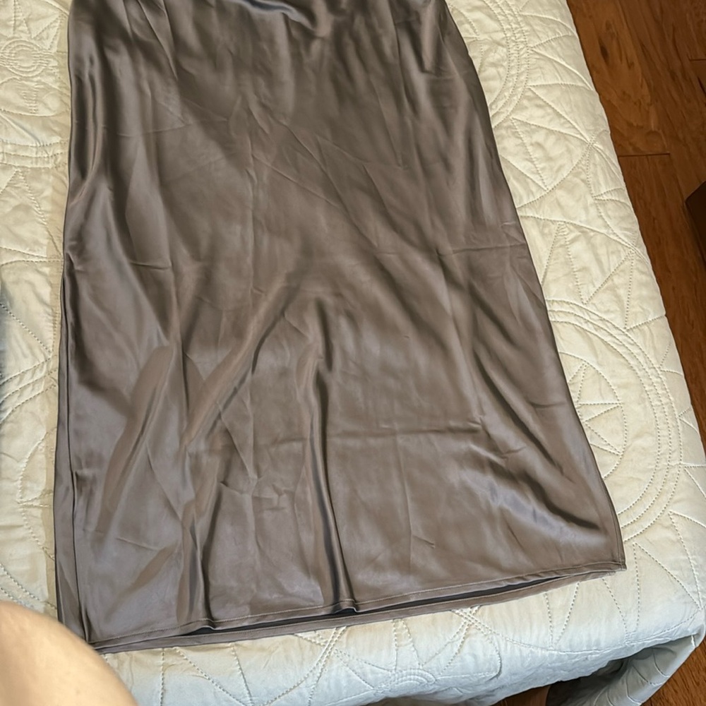 Old Navy Gray Satin Women's Skirt (XL)